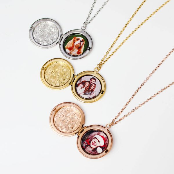 Vintage Patterned Circular Photo Frame Lock Buckle Pendant Necklace Stainless Steel Gilded Picture Necklace Jewelry